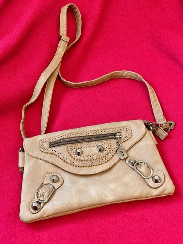 Vintage inspired beige - vintage-inspired,