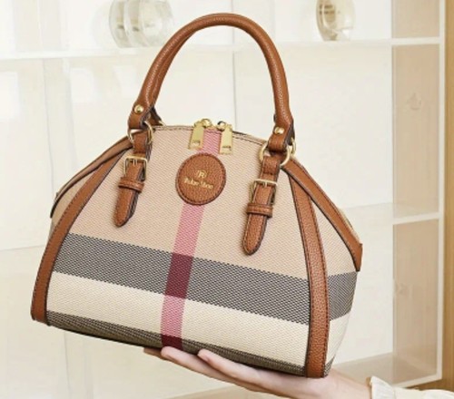 Vintage style shoulder - style,